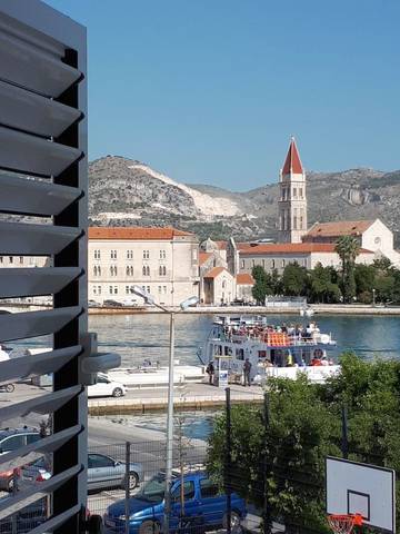 Maison d’hôte pour 6 personnes, avec jardin et vue à Trogir