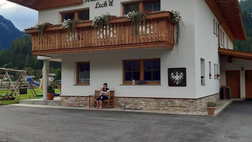 Ferienwohnung für 6 Personen, mit Balkon im Lechtal