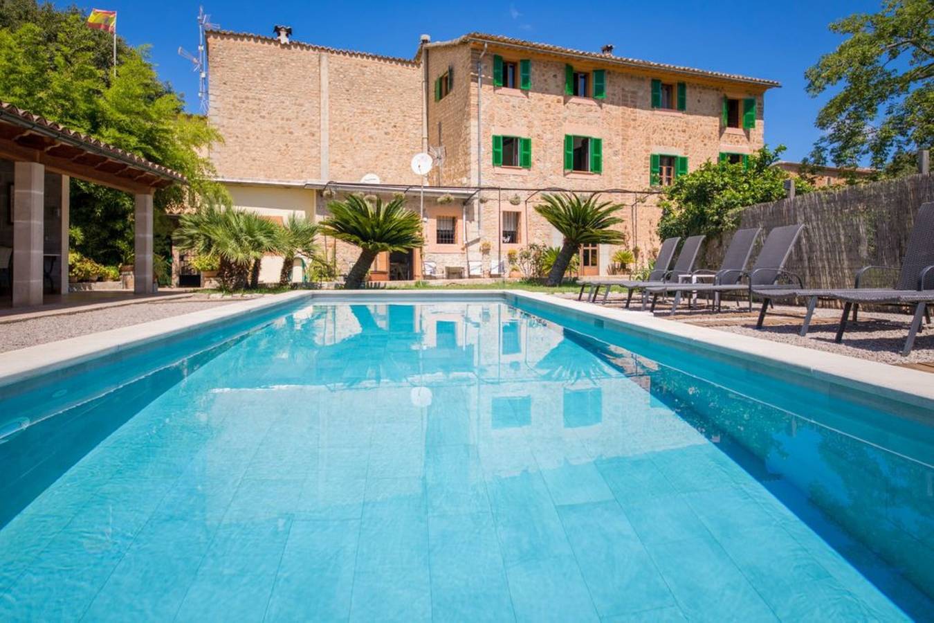 Villa Rae mit Bergblick, Wi-Fi, Garten, Terrasse & Pool in L'Horta, Sóller