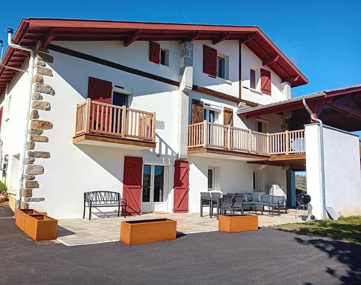 Gîte pour 8 personnes, avec jardin et vue à Méharin