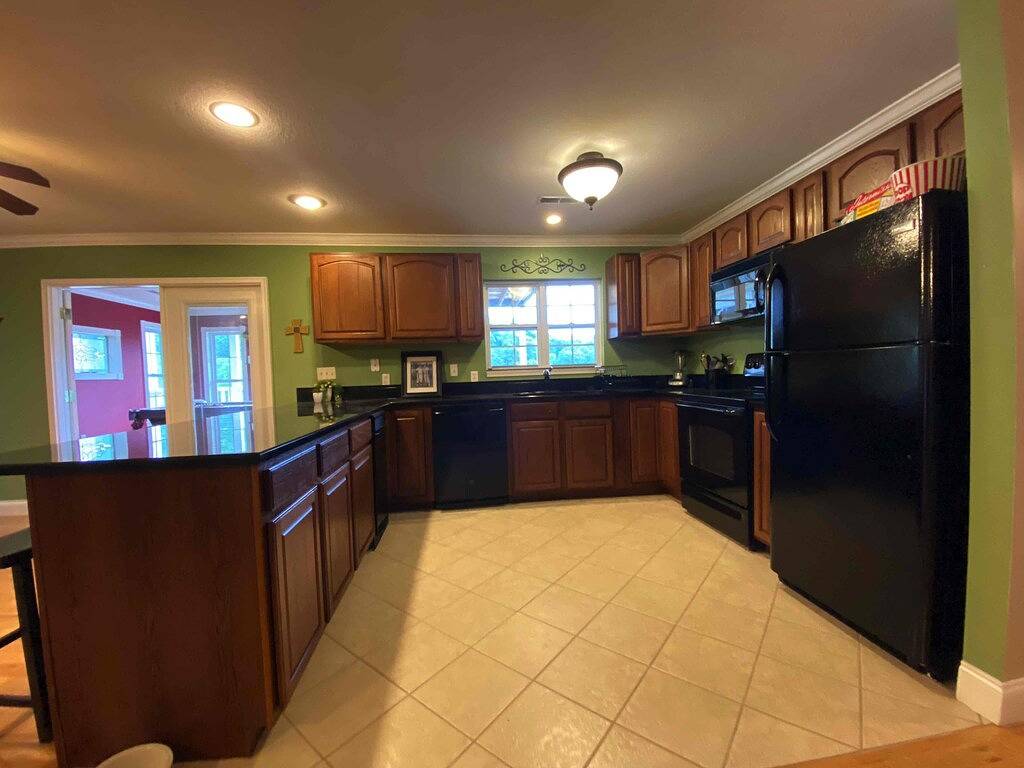 Douglas Lake Waterfront Estate in Douglas Lake