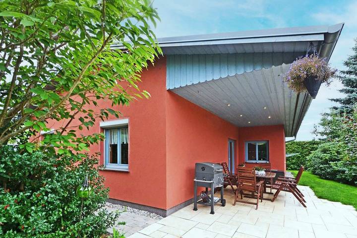 Ferienhaus für 7 Personen, mit Ausblick und Garten