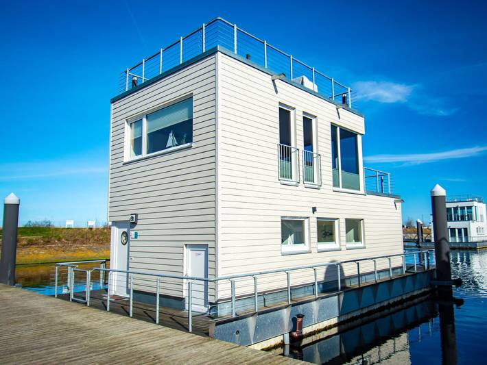 Boot für 4 Personen, mit Seeblick und Garten sowie Ausblick und Sauna, mit Haustier in Olpenitz