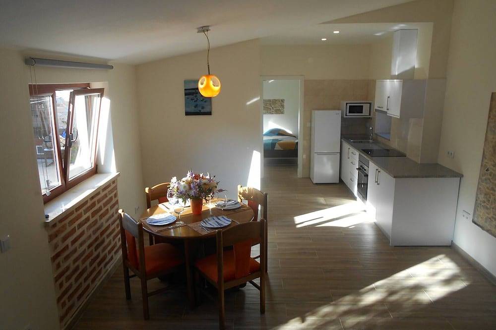 Cottage with 2 bedrooms with both en-suite bathrooms in a seaside village in Salir do Porto, Tornada e Salir do Porto