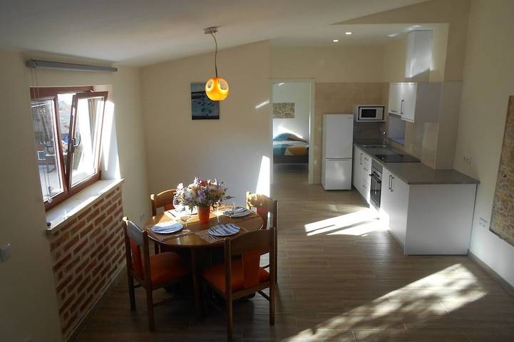 Casa de férias para 4 pessoas, com jardim e terraço em Salir do Porto