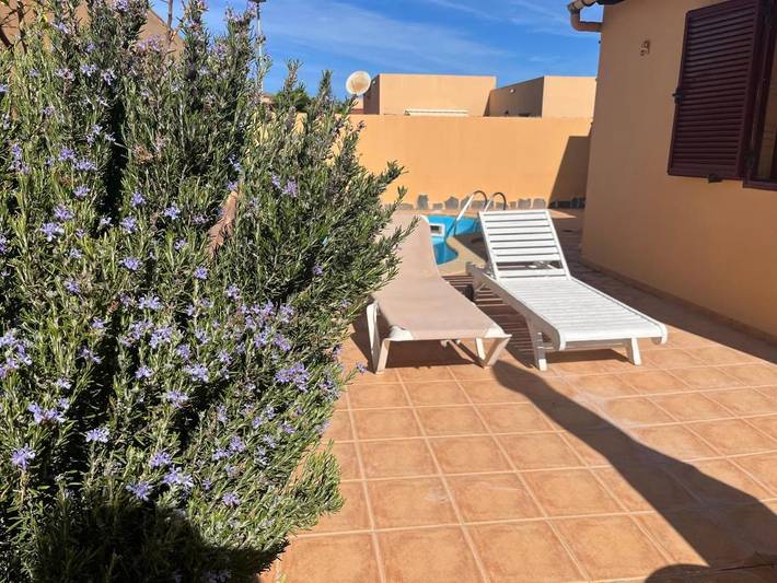 Chalet para 4 personas, con piscina y jardín en Fuerteventura - 2