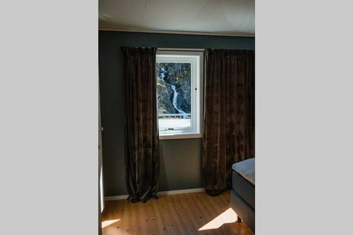 Ferienwohnung für 6 Personen, mit Balkon und Terrasse sowie Ausblick in Etne - 2
