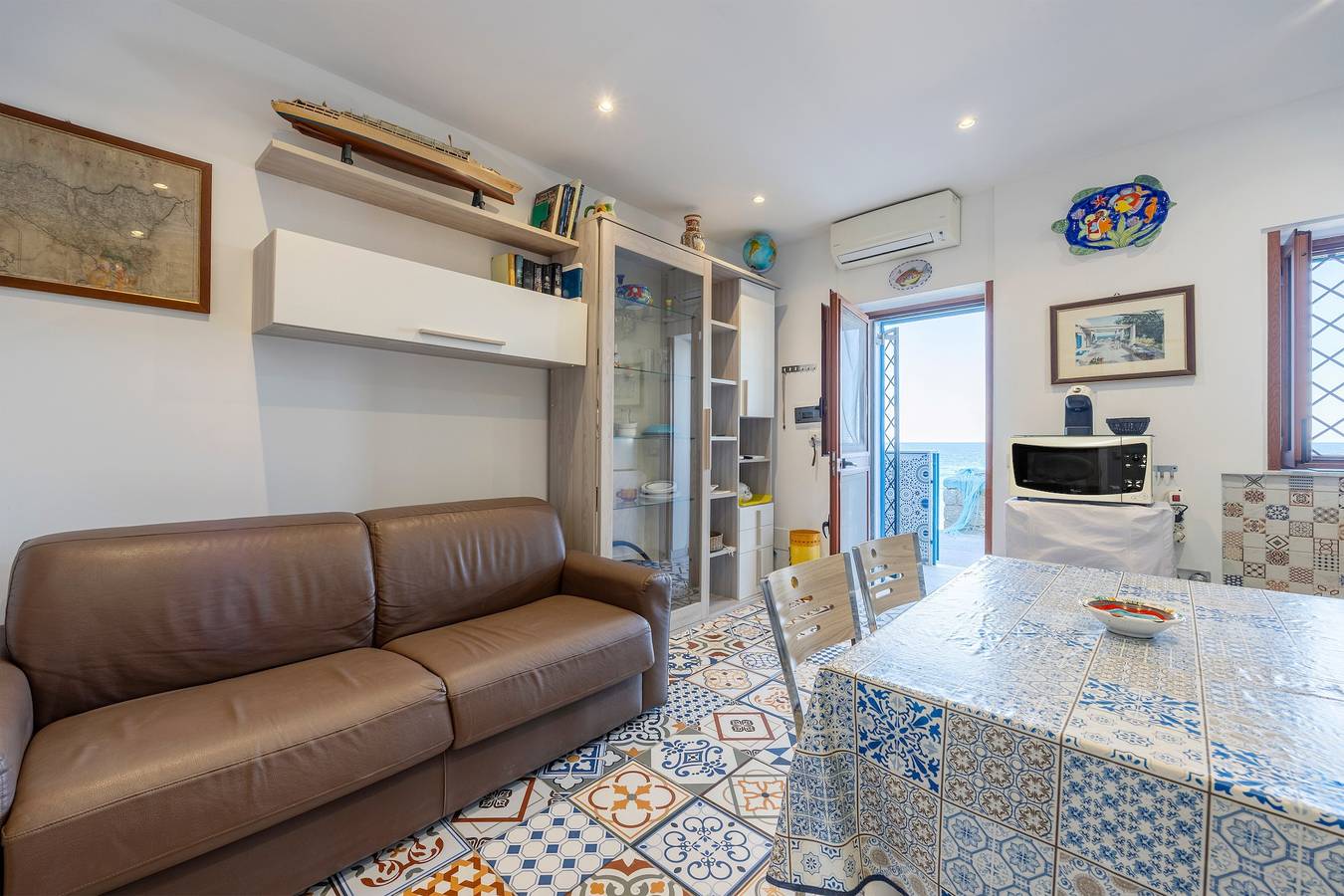 Maison de vacances 'Marina' avec vue sur la mer, Wi-Fi et climatisation in Palerme, Province de Palerme