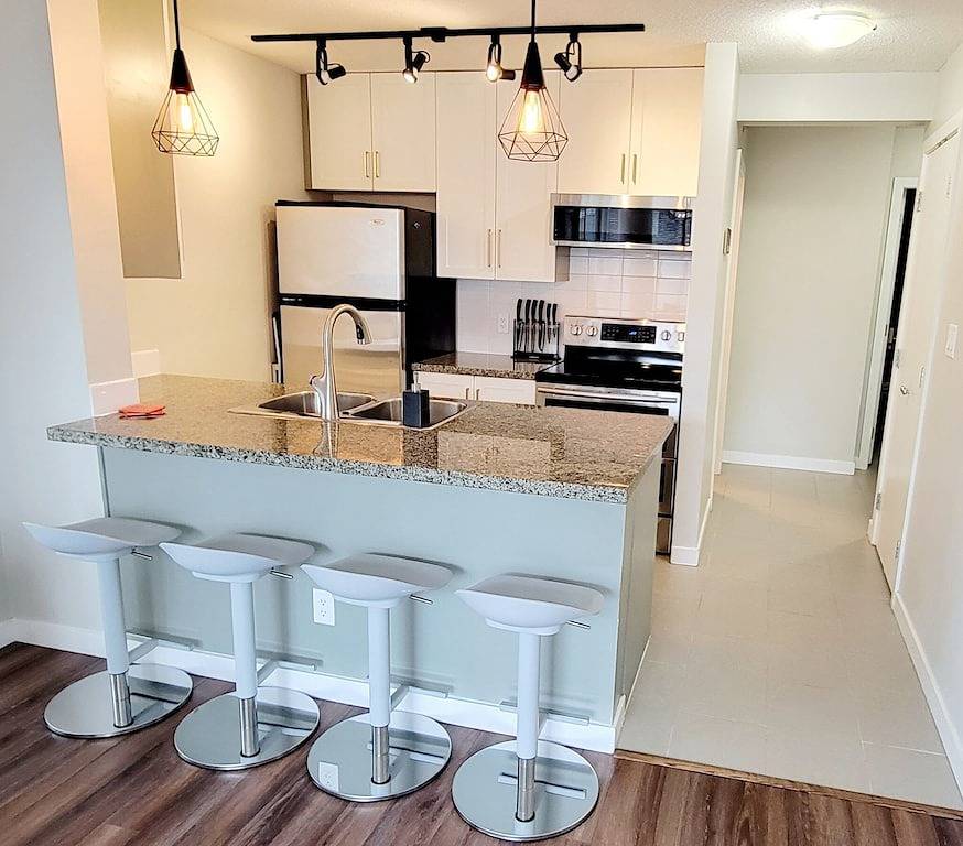 Ganze Wohnung, 1 Br in the Heart of Downtown: Parking, Pool & Gym . Property #22-157614 in Vancouver, British-Columbia