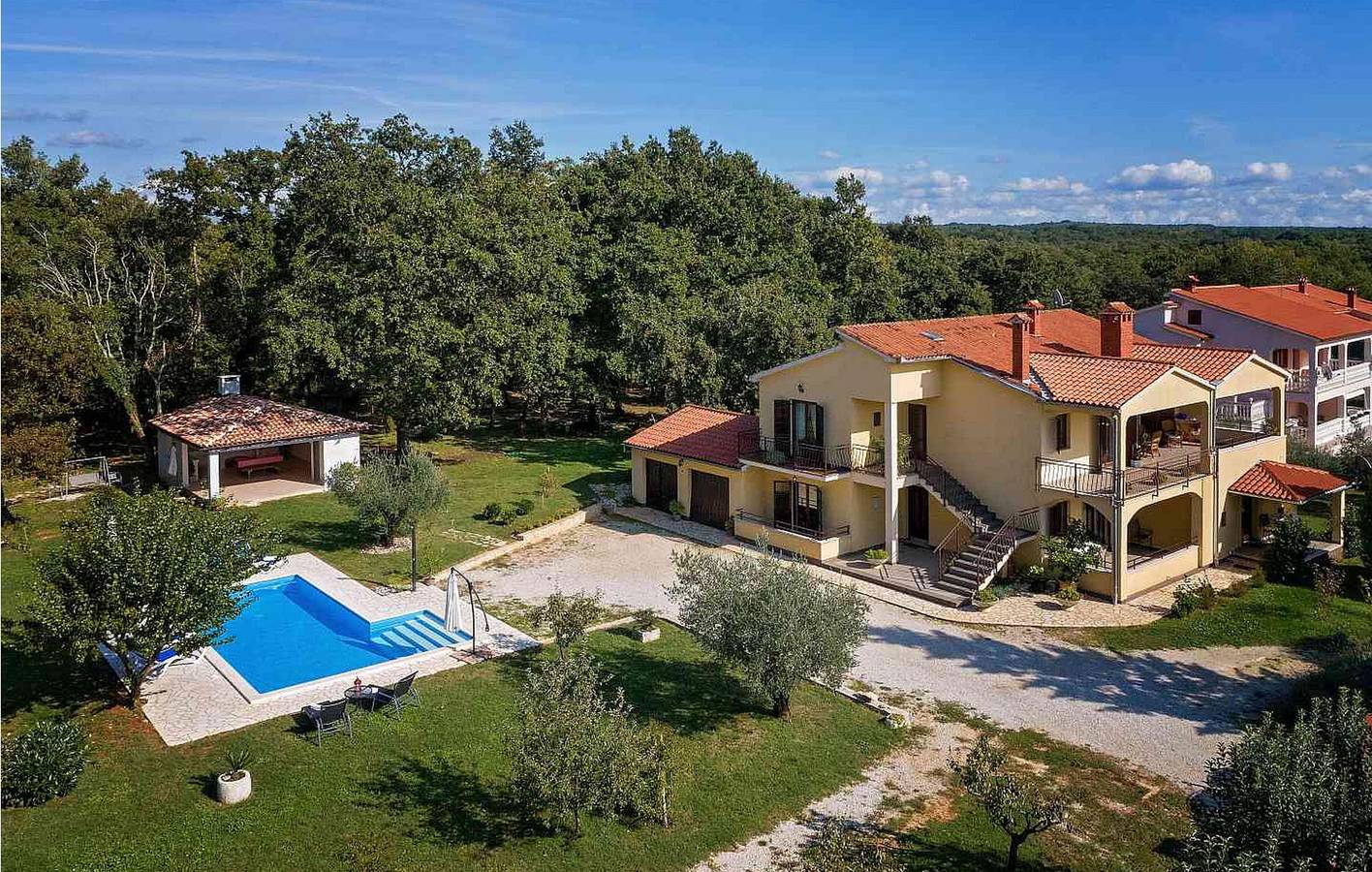 Ganze Ferienwohnung, Charmante Ferienwohnung mit Pool, Terrasse, Klimaanlage und WLAN in Grad Poreč, Porec und Umgebung