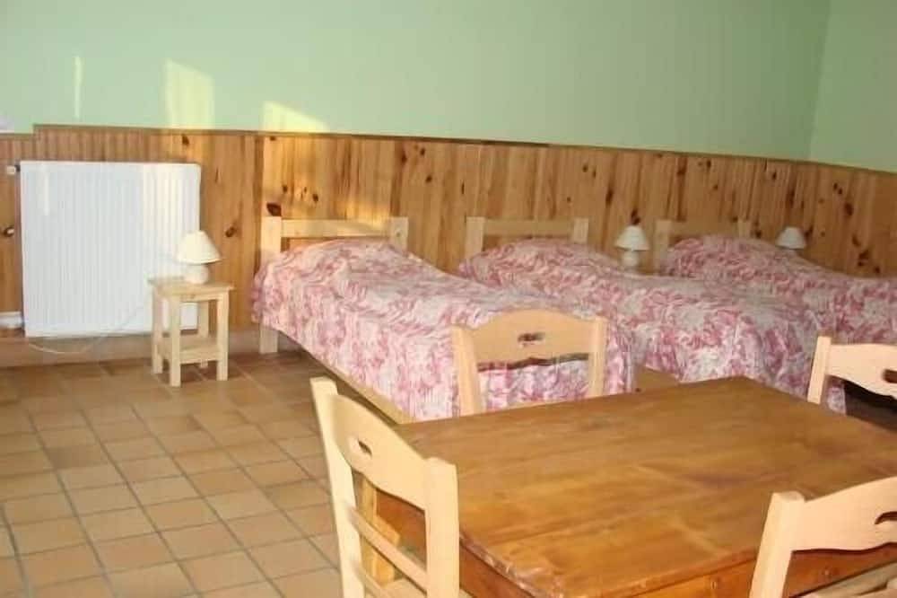 Character cottage (15 people) near Blois in Saint-Gervais-la-Forêt, Blois region