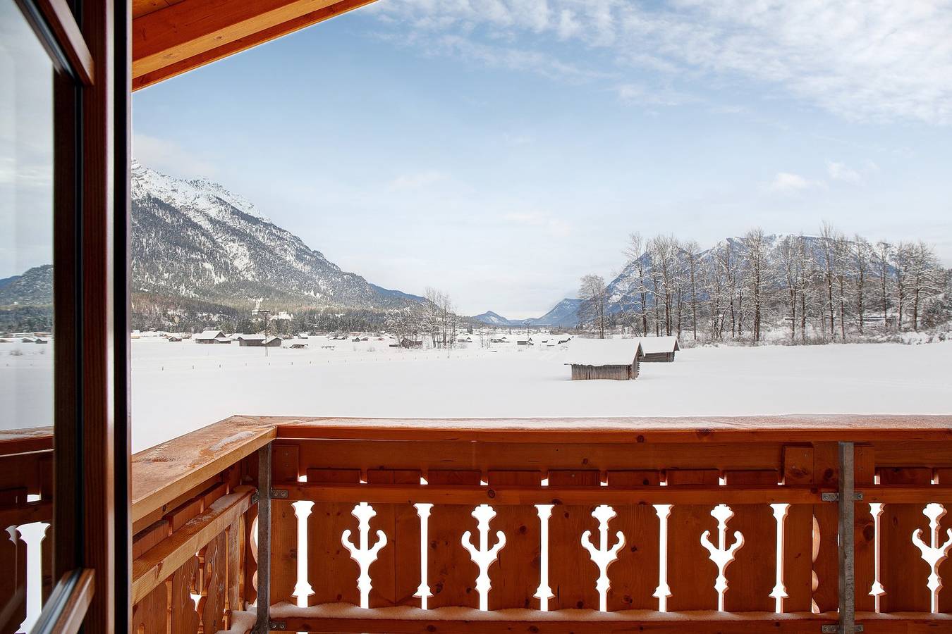 Entire apartment, Apartment "Gletschernelke" with Mountain View, Balcony & Wi-Fi in Grainau, Bavarian Alps