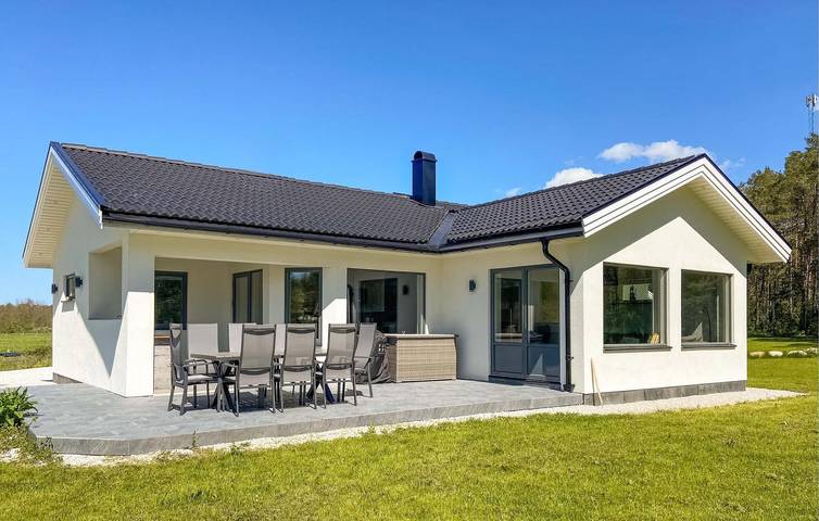 Ferienhaus für 8 Personen, mit Terrasse und Garten in Tofta