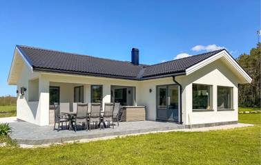 Ferienhaus für 8 Personen, mit Terrasse und Garten in Gotland