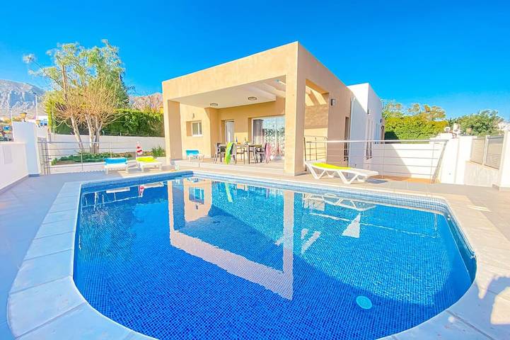 Chalet para 4 personas, con jardín y terraza - 1