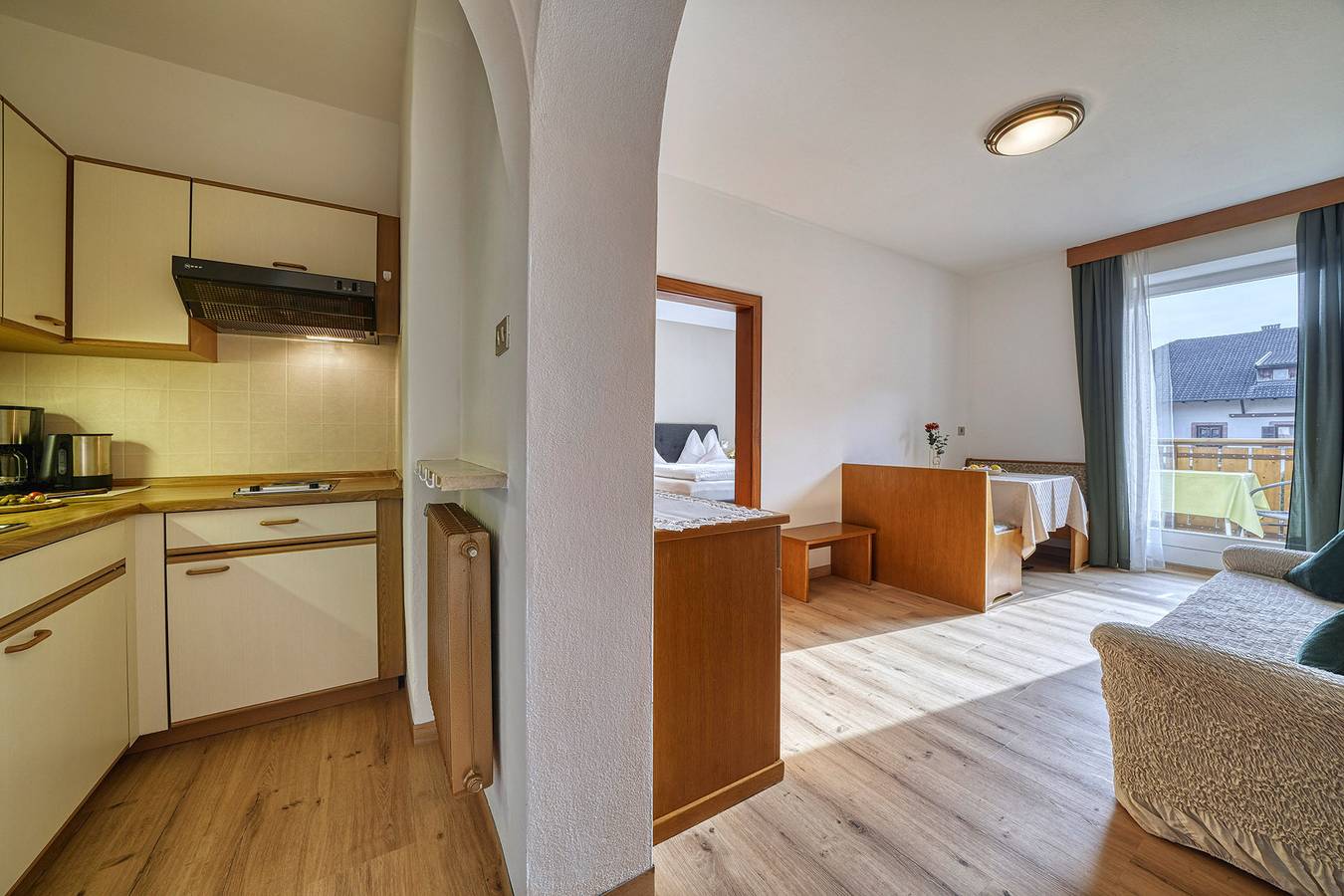 Ganze Wohnung, Ferienwohnung 'Rosalie 7' mit Bergblick, Gemeinschaftspool und Wi-Fi in Niederlana, Lana