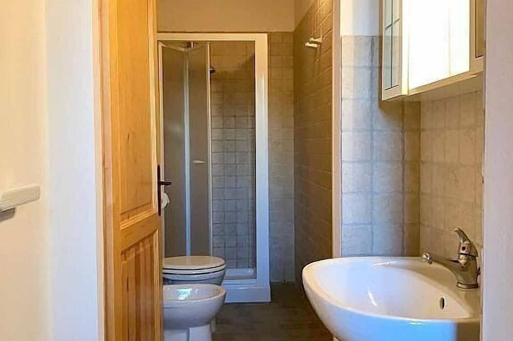 Villa Amarena M: A graceful studio apartment in the characteristic style of the Tuscan countryside, with Free Wi-Fi. in Massa Marittima, Grosseto Province