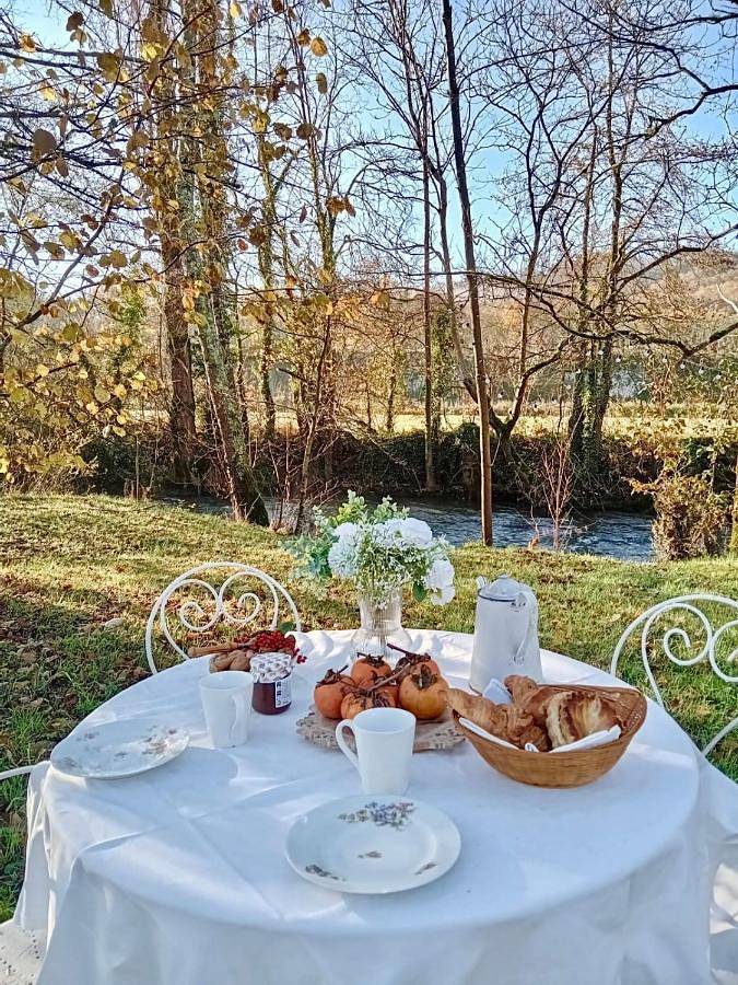 Location de vacances pour 18 personnes, avec jardin et vue à Saint-Aubin-de-Nabirat - 2