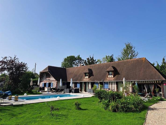 Chambre d’hôte pour 2 personnes, avec Terrasse et Jardin ainsi que Piscine et Vue
