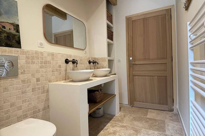 Adorable 1-bedroom villa walking distance to Valbonne in Valbonne, Mittelmeerküste (Frankreich)