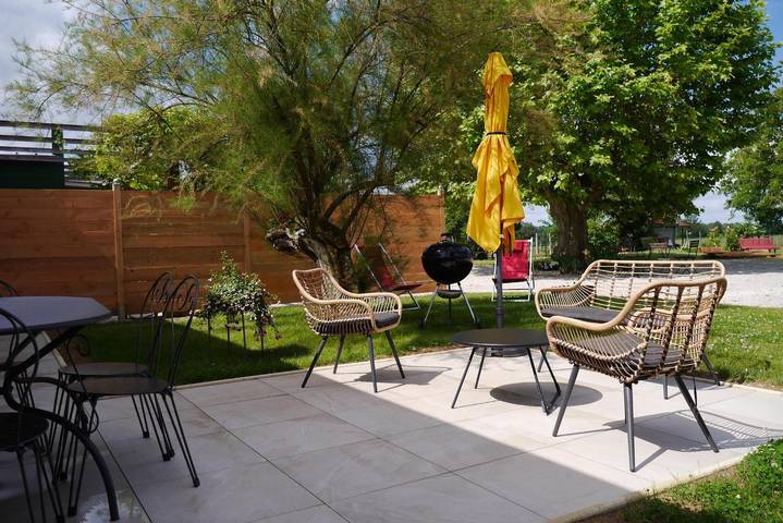 Gîte pour 4 personnes, avec terrasse et jardin à Pierre-de-Bresse - 2