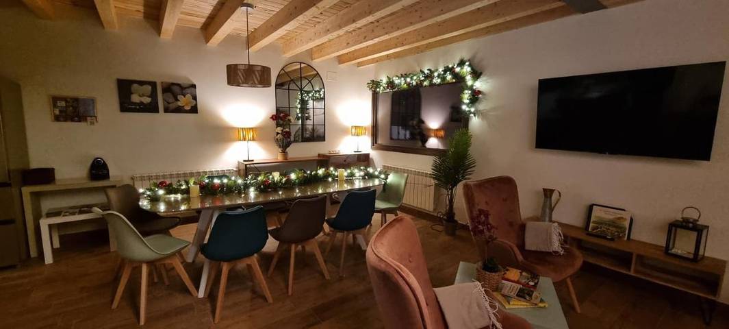 Casa de vacaciones para 13 personas, con piscina además de jardín y vistas, Se admiten mascotas en Castilla y León - 3