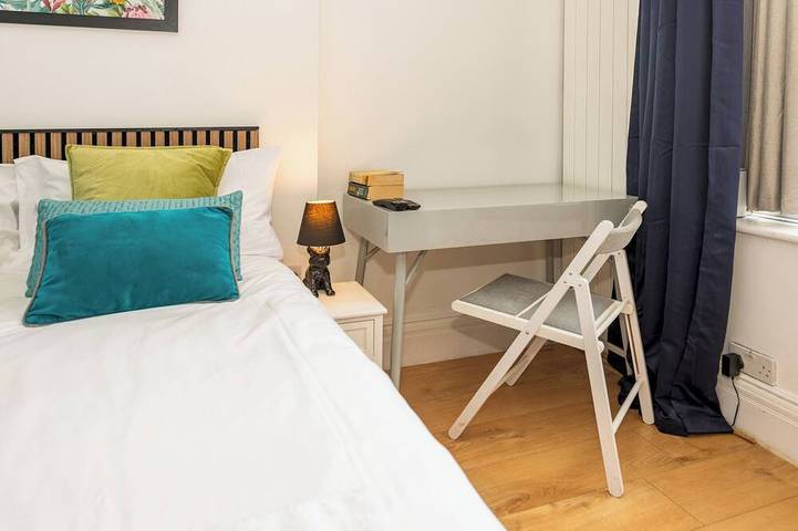 Private Studio Near Shops & River Thames - Pass the Keys in Reading, Berkshire