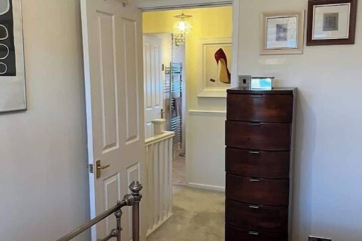 Apartamento entero, Cosy home in quiet cul-de-sac. Private fenced garden and free parking. in Wolverhampton, Birmingham y alrededores