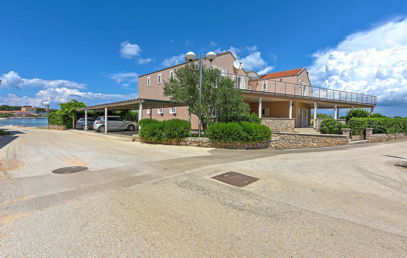 Apartamento vacacional entero, Apartamento de vacaciones para 4 personas con terraza in Ugljan, Isla de Ugljan