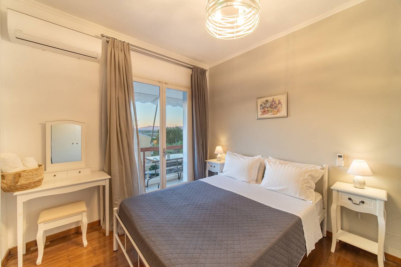 Entire apartment, Holiday Apartment Diamond Suite with Balcony & Wi-Fi in Corfu (city), Corfu