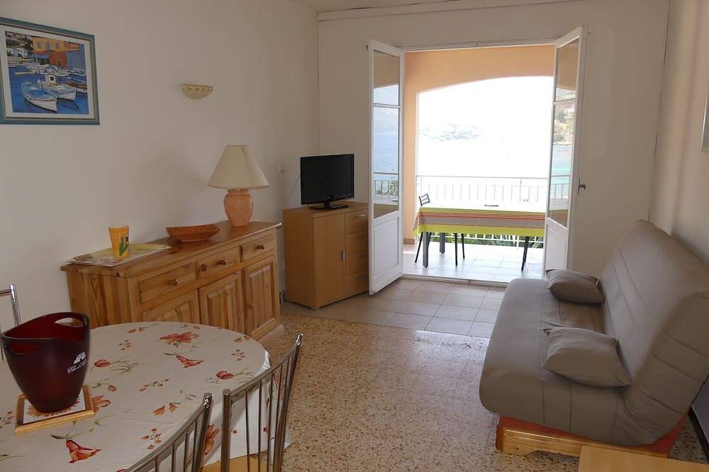 2-Room Apartment N ° 3 \"Feet In The Water\" Cap. (2 to 4 Pers) in Tiuccia, Casaglione