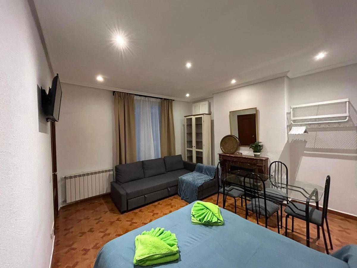 Standard Double Room with Shared Bathroom in Centro (Madrid), Madrid