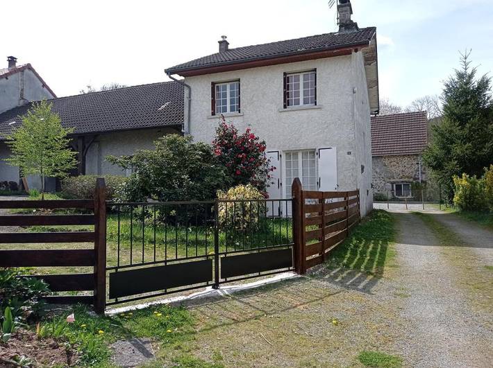 Location de vacances pour 6 personnes, avec jardin, adapté aux familles dans Saint-Sulpice-Laurière