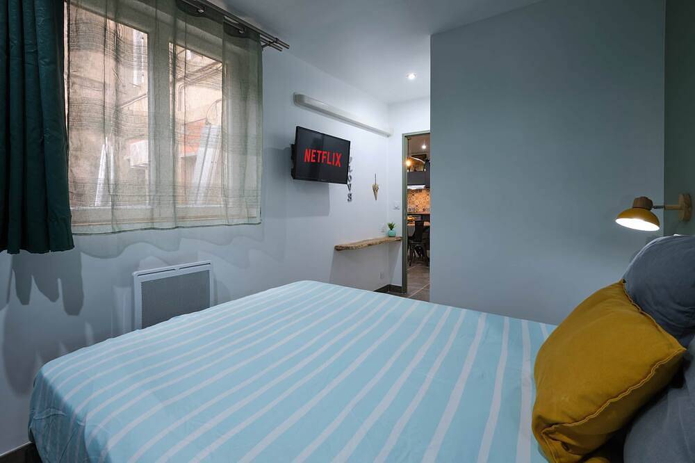 Appartement entier, Confort & Calme – T2 Climatisé avec Cour centre in Carcassonne, Région de Carcassonne