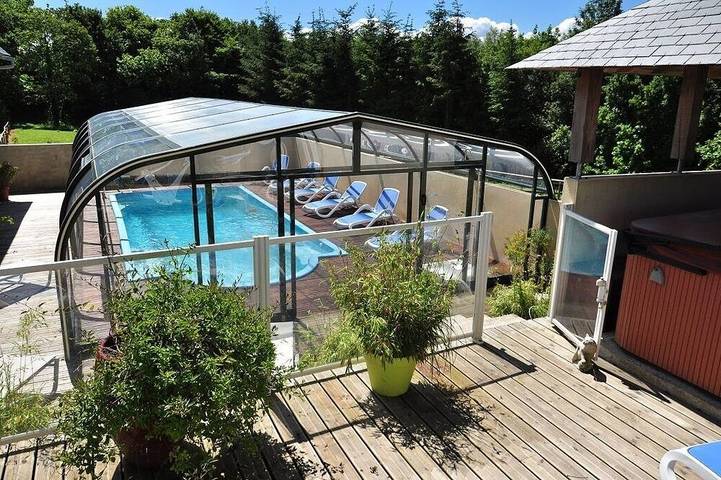 Maison de vacances pour 8 personnes, avec Jacuzzi et Terrasse ainsi que Jardin et Piscine à Plogonnec