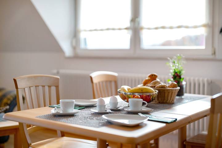 Entire apartment, Holiday Apartment 'Talblick' with Balcony and Wi-Fi in Biederbach, Central Black Forest