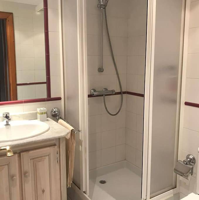 Casa rural para 7 personas, con terraza además de vistas y piscina en Valle de Tena - 3