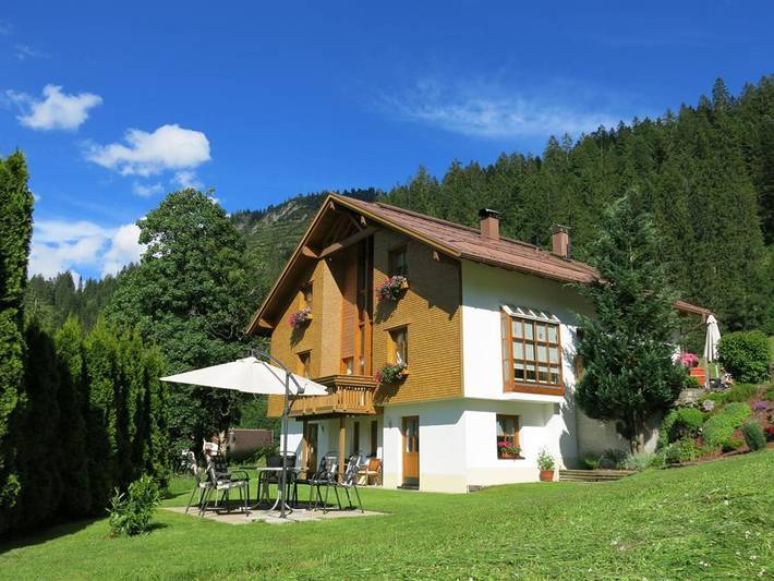 Ferienwohnung für 2 Personen, mit Terrasse und Garten in Schröcken
