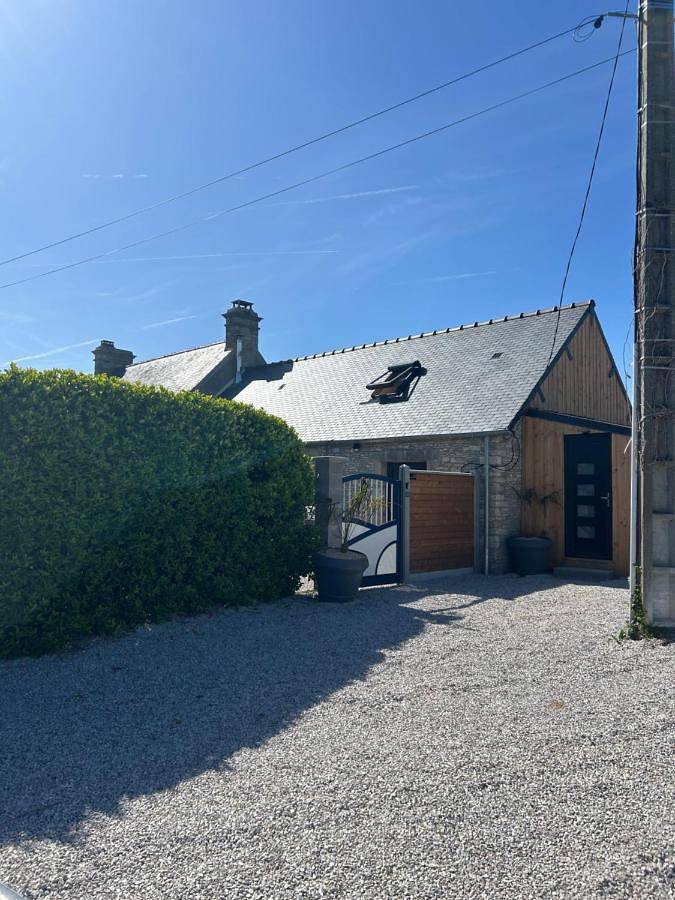 Location de vacances pour 6 personnes, avec Terrasse ainsi que Jardin et Vue dans Plage des Gougins - 2