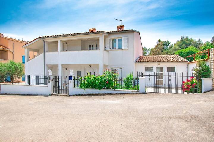 BnB für 5 Personen, mit Garten und Balkon sowie Ausblick in Rovinj