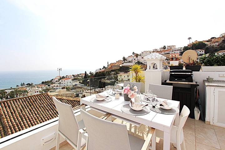 Ganze Wohnung, Ferienwohnung 'Carolina 3 Bedroom' mit Meerblick, Wi-Fi und Klimaanlage in Torrox Costa, Torrox