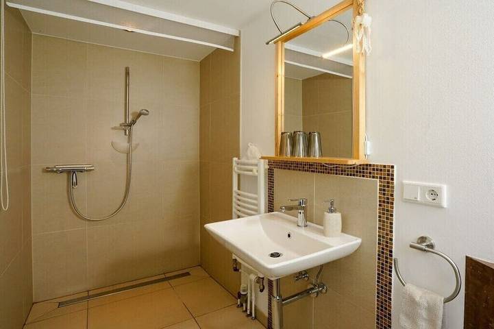 Ferienhaus für 2 Personen, mit Terrasse und Sauna in Uelvesbüll - 4