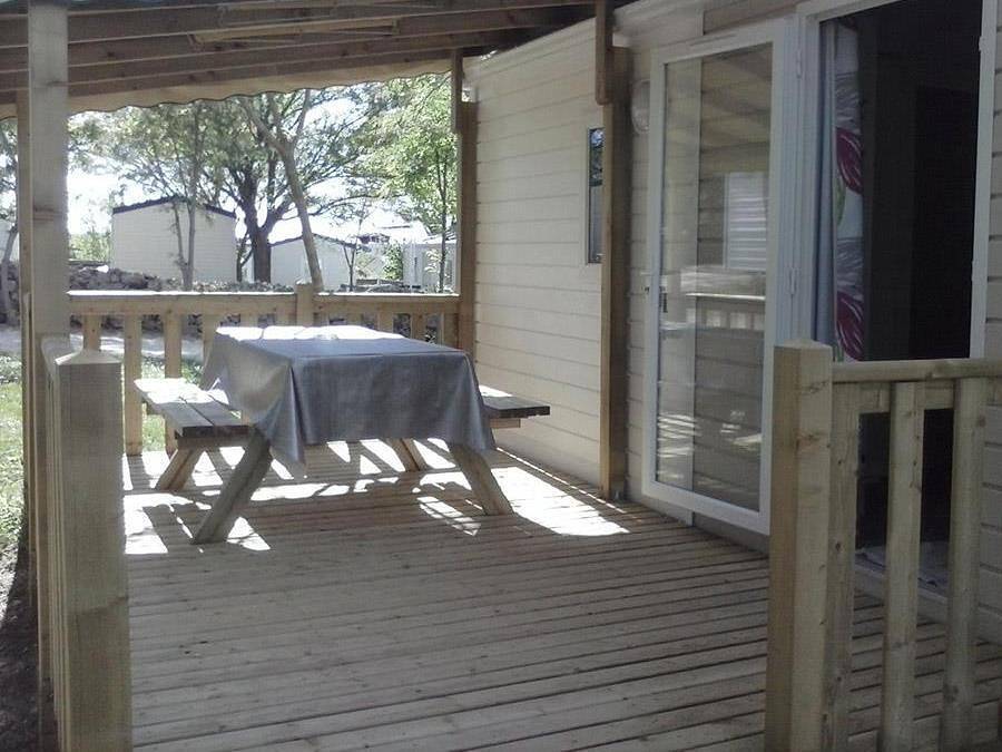 Camping La Résidence d'été - Mobilheim 6 personen - Cottage "La petite tribu" - 26 m² - 2 Zimmer - 6 pers - Plancha in Saint-Remèze, Privas