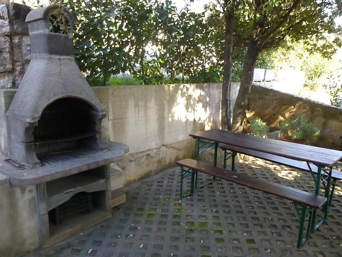 Ganze Wohnung, 1-Zimmer-Ferienwohnung mit Terrasse und Meerblick Omisalj, Krk A-22981-a in Omisalj, Krk