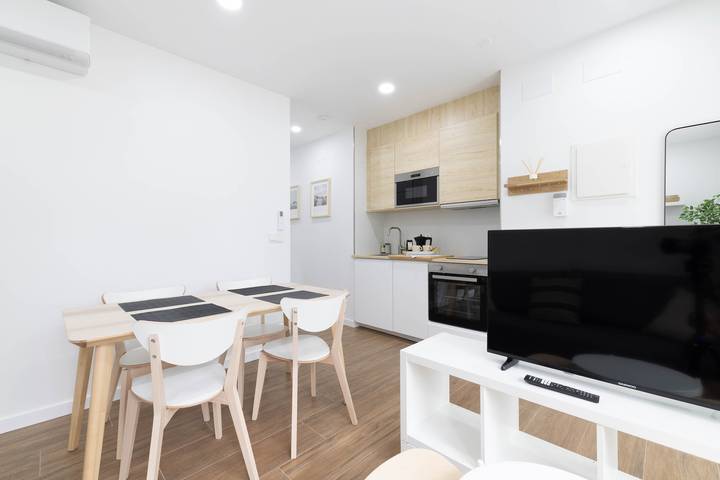 Ganze Wohnung, Apartment Aurora mit Bergblick, Gemeinschaftsgarten und Klimaanlage in San Cosme de Outeiro, Outes