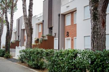 Ferienwohnung für 4 Personen, mit Balkon/Terrasse und Kinderpool sowie Pool und Balkon in Cavallino