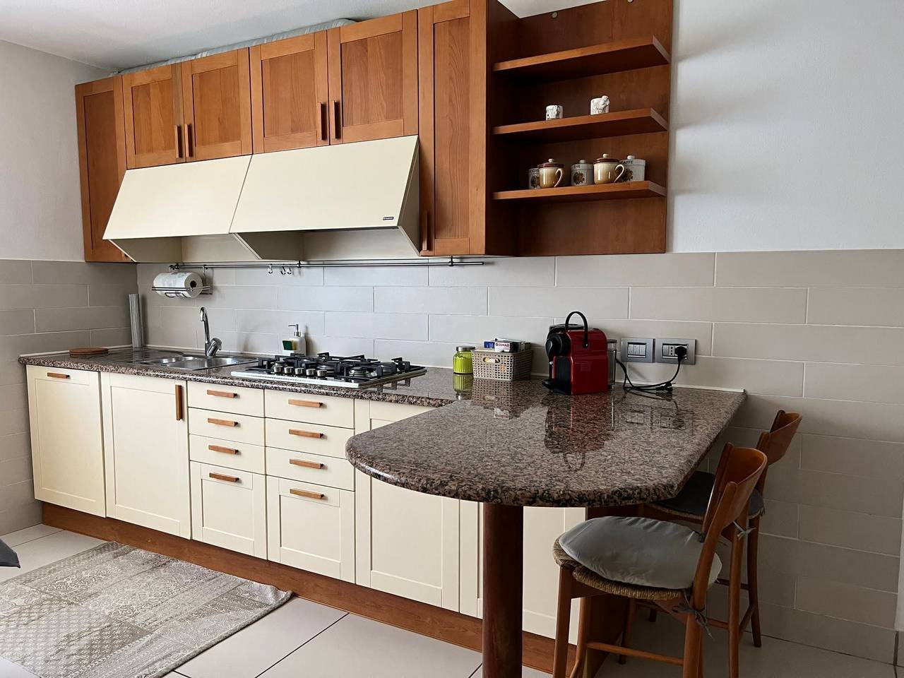 Entire apartment, Unterkunft in der 'Villa Luigi' mit oberirdischem Pool in Poggio dei Pini, Capoterra