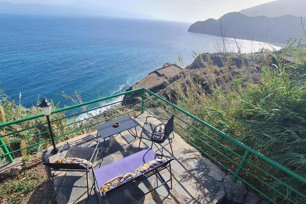 Los Cerrajones: spectacular views from the cliff in Agulo, La Gomera