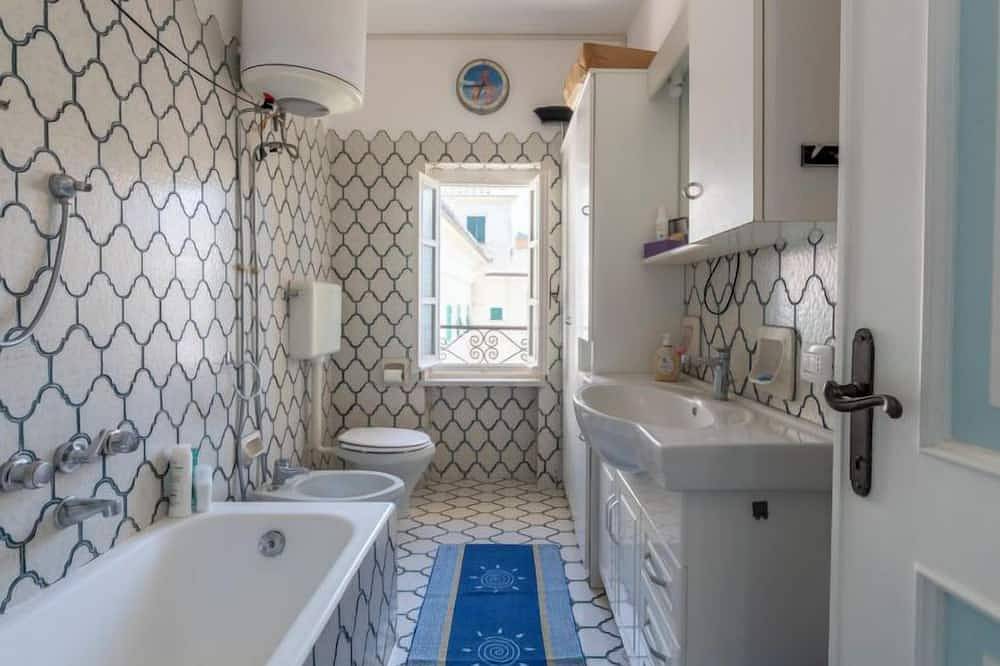Ganze Wohnung, Attic Beach by Interhome in Laigueglia, Riviera di Ponente