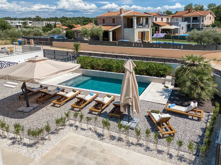 Villa für 12 Personen, mit Pool und Garten in Poreč - 3
